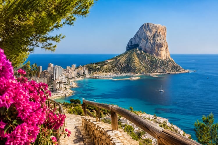 Calp: mar, montaña y rincones que tienes que descubrir
