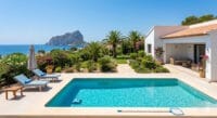 Mantenimiento de piscinas y jardines en segunda residencia: Consejos esenciales 1